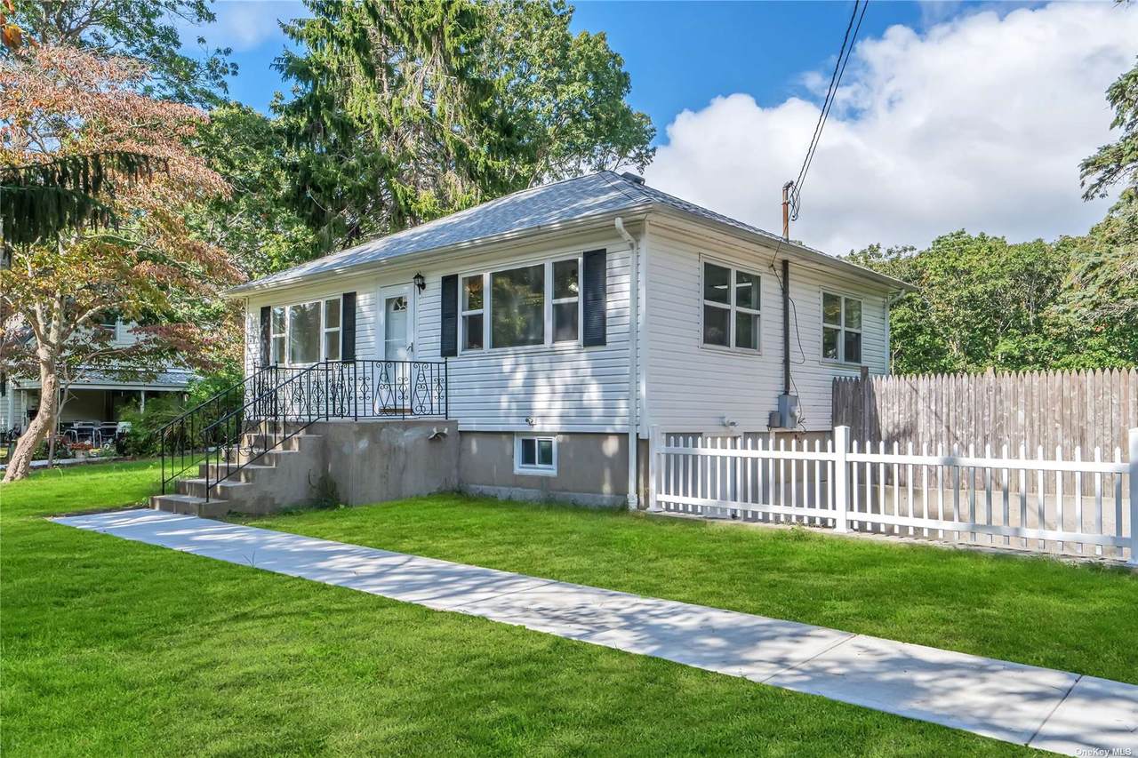131 Northern Boulevard - Photo 1