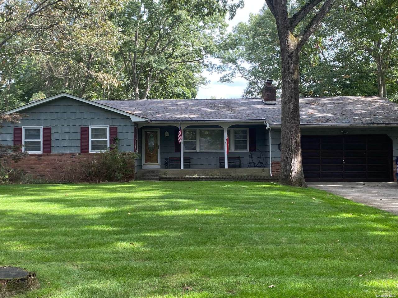 31 Summit Drive - Photo 1