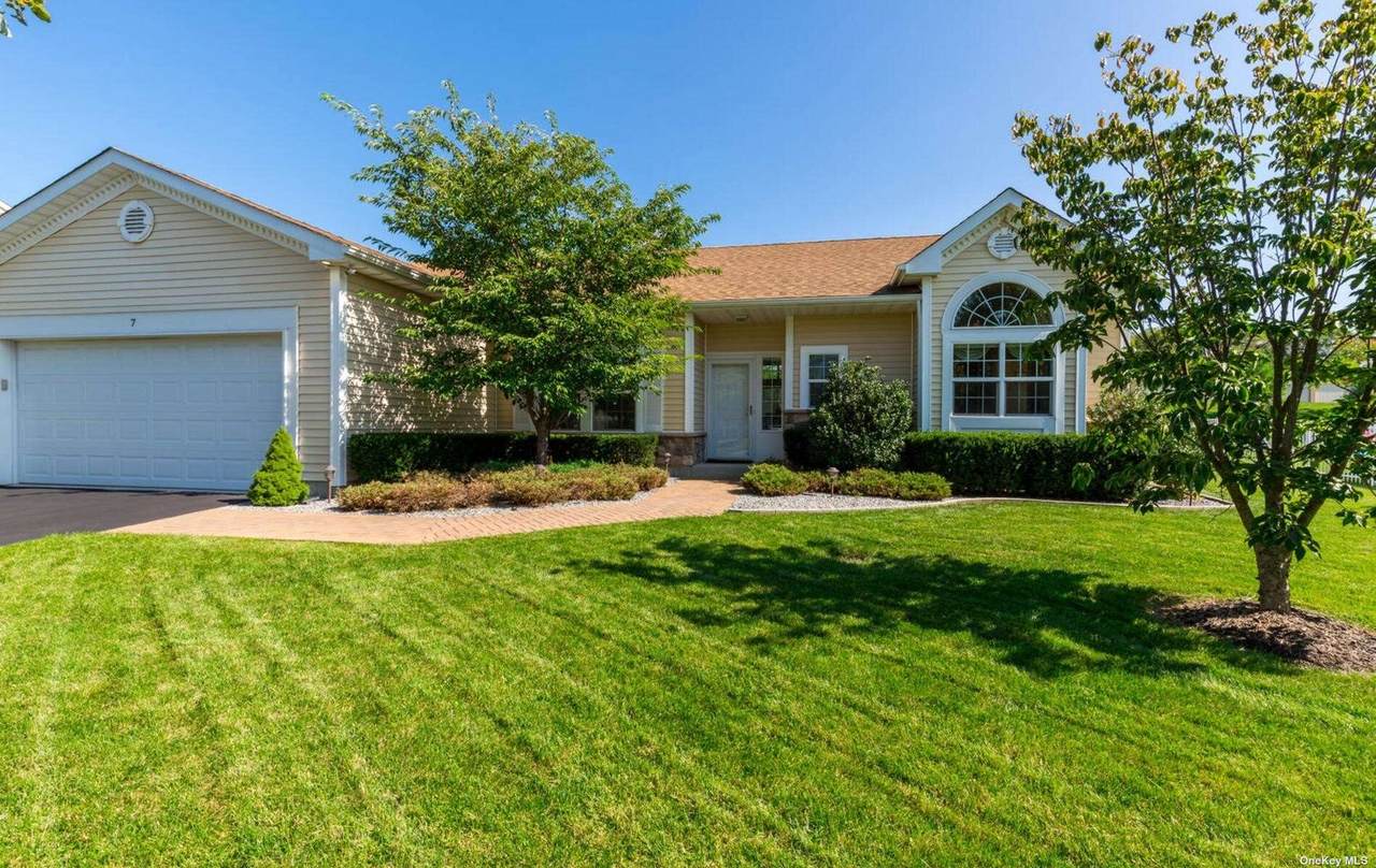 7 Country Wood Drive - Photo 1