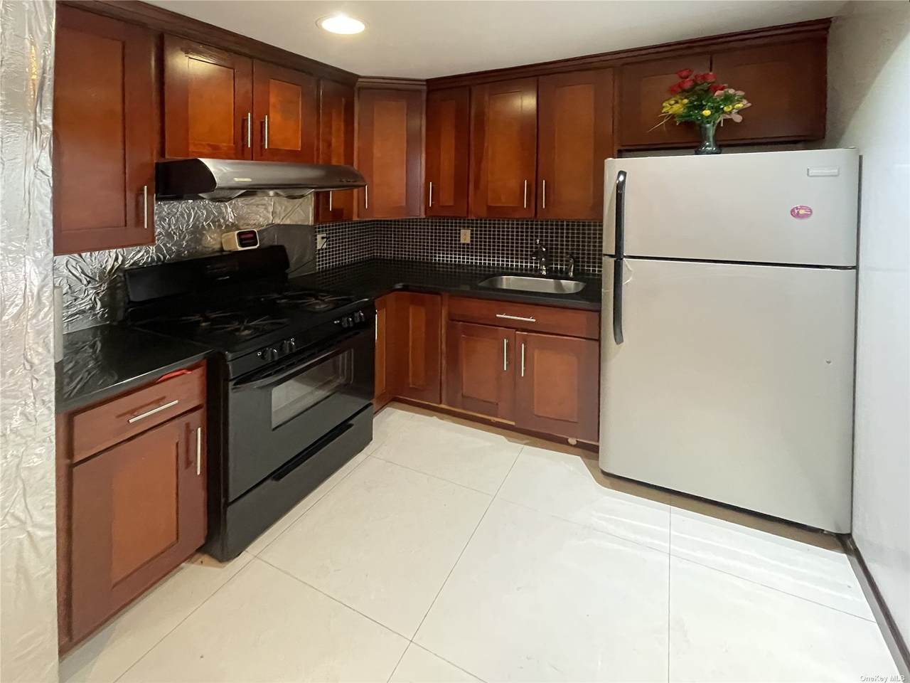 132-20 Sanford Ave - Photo 1