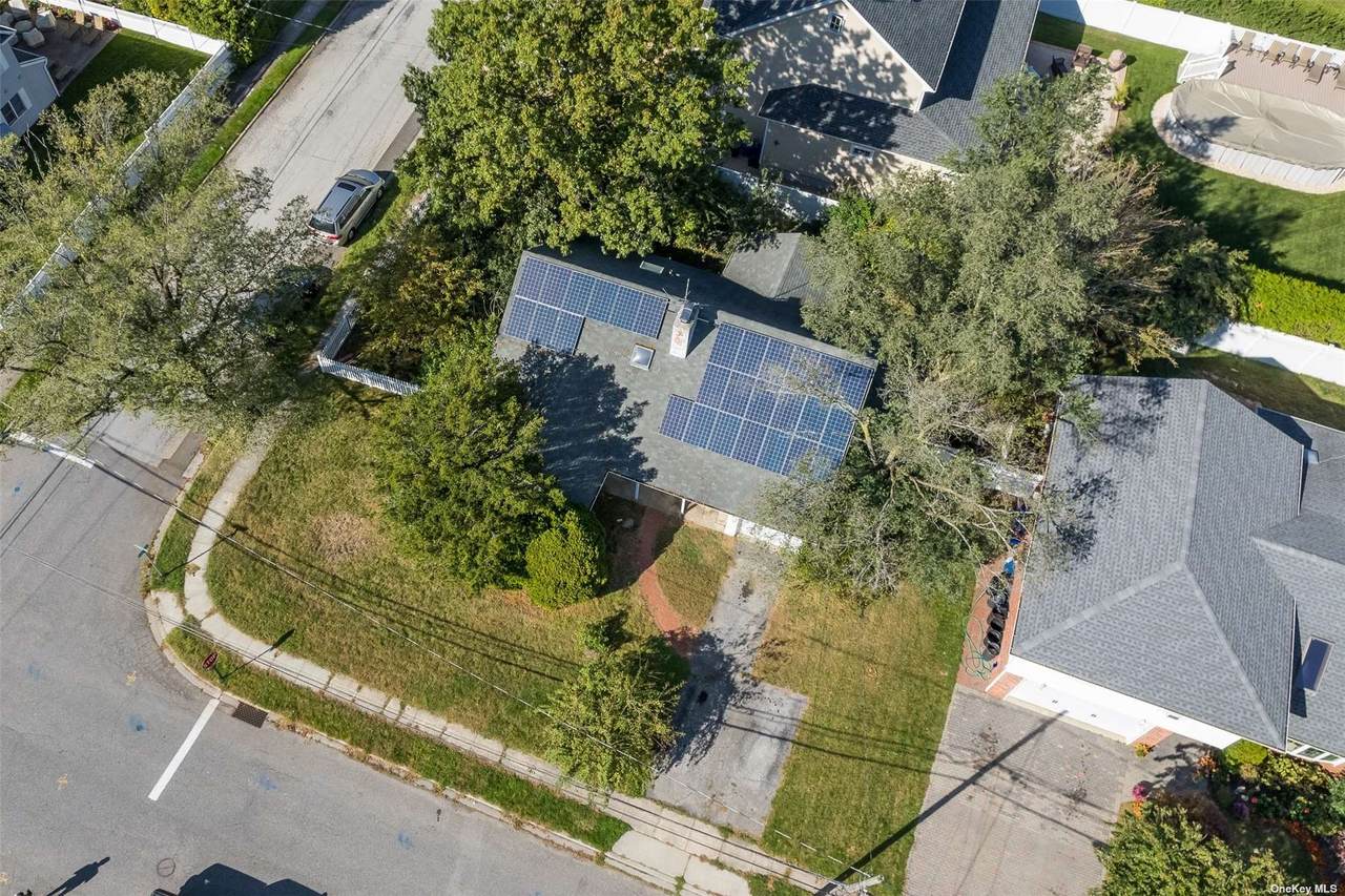 10 Adams Street - Photo 1