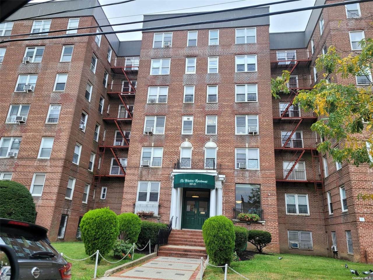 143-25 84 Drive - Photo 1