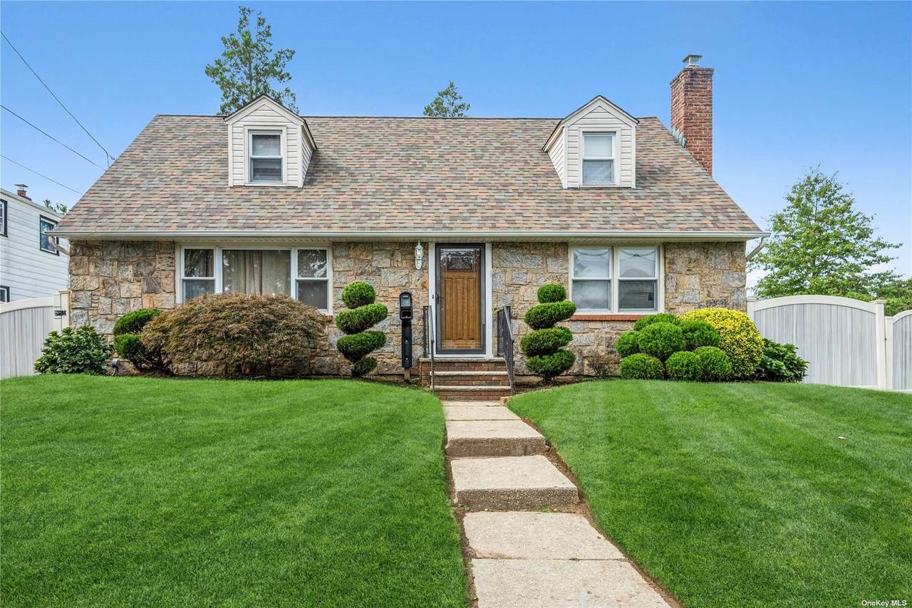 360 Greengrove Avenue - Photo 1