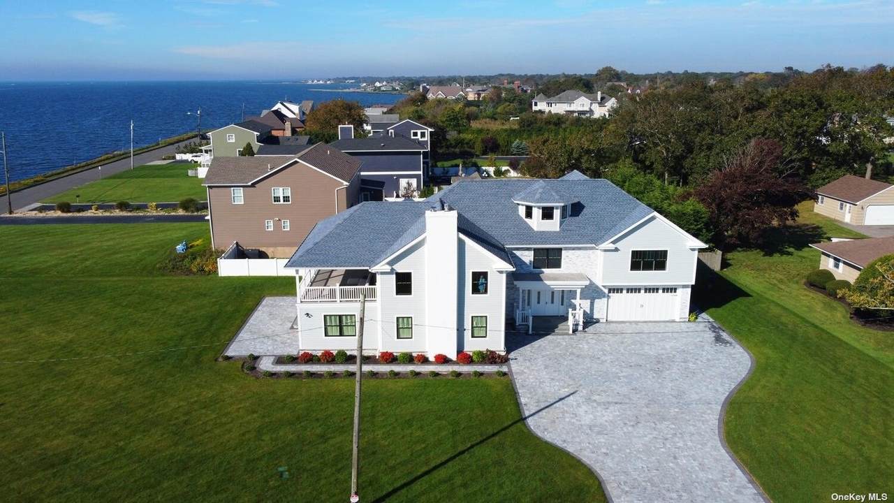 260 Gillette Avenue - Photo 1