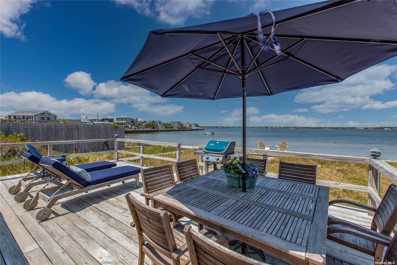 414 Dune Road - Photo 1