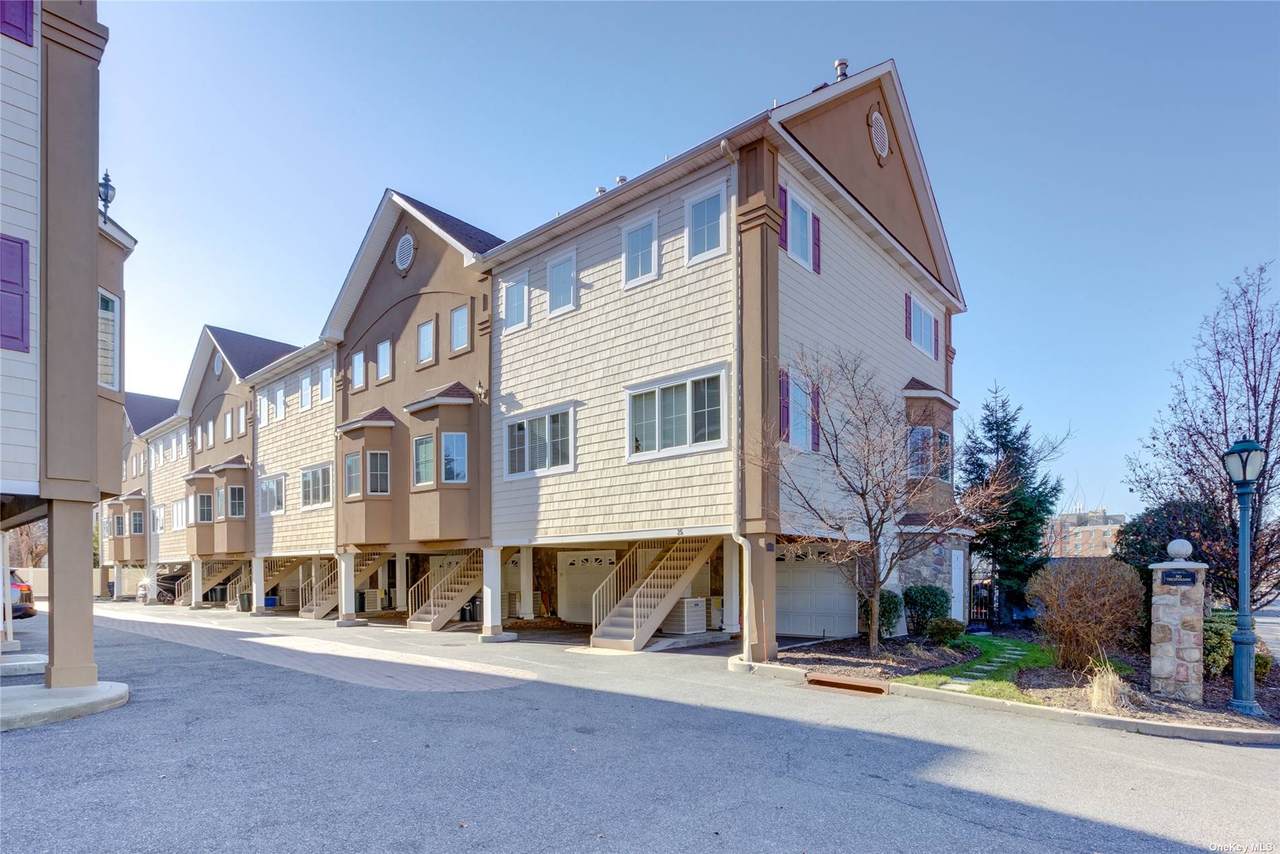 330 Maple Avenue - Photo 1
