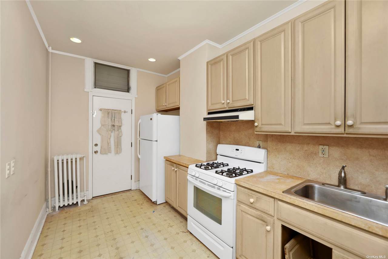 86-11 90th Street - Photo 1