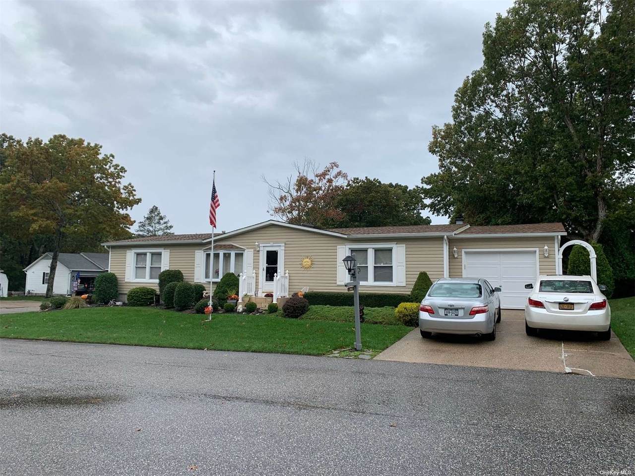 1407-126 Middle Road - Photo 1