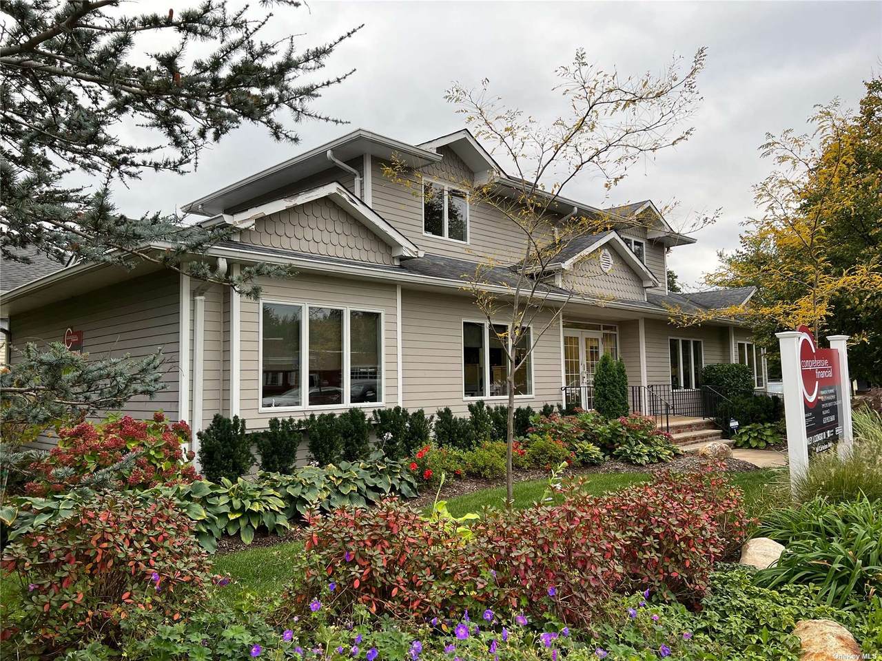 86 Carleton Avenue - Photo 1