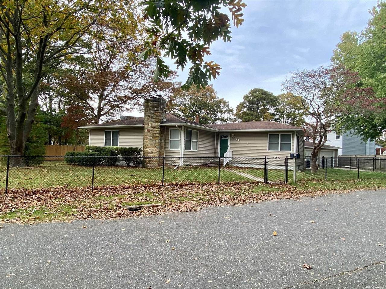 34 Maplewood Drive - Photo 1