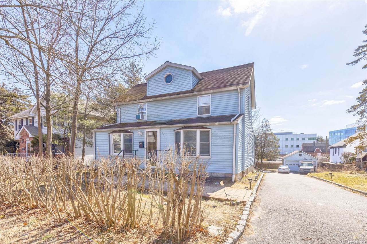 264 Schenck Avenue - Photo 1