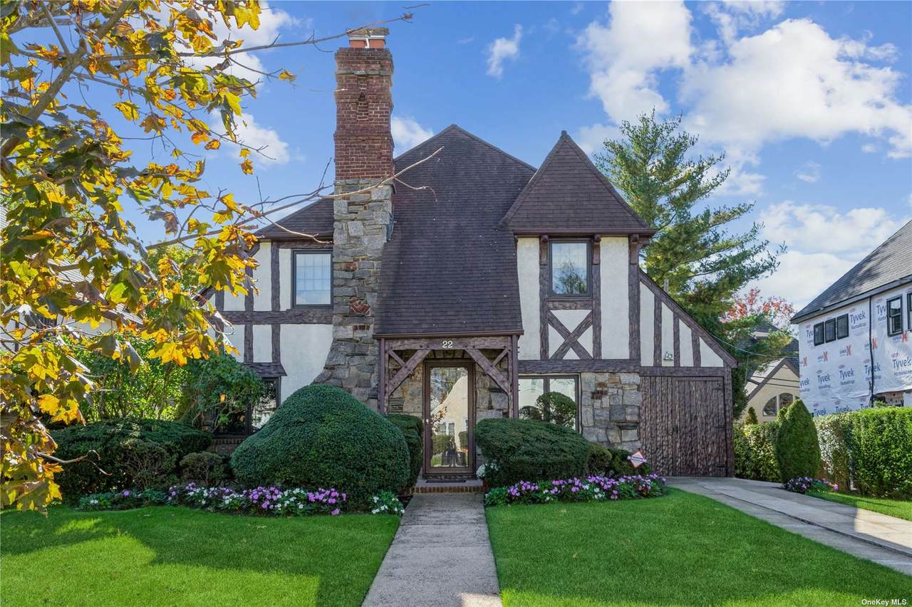 22 Lawrence - Photo 1