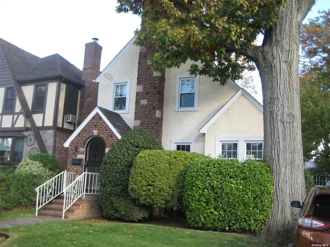 27-27 164th Street - Photo 1