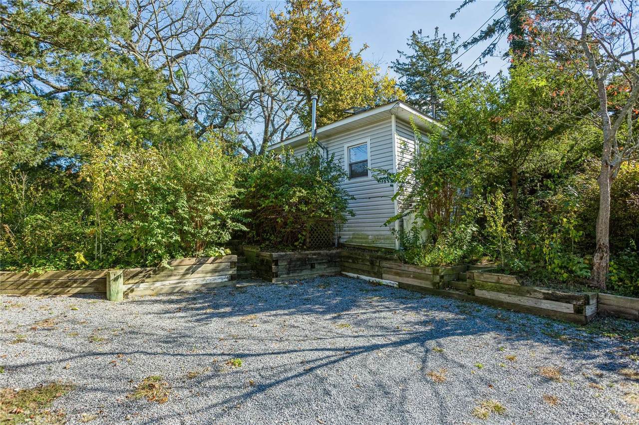 19 Whittier Drive - Photo 1