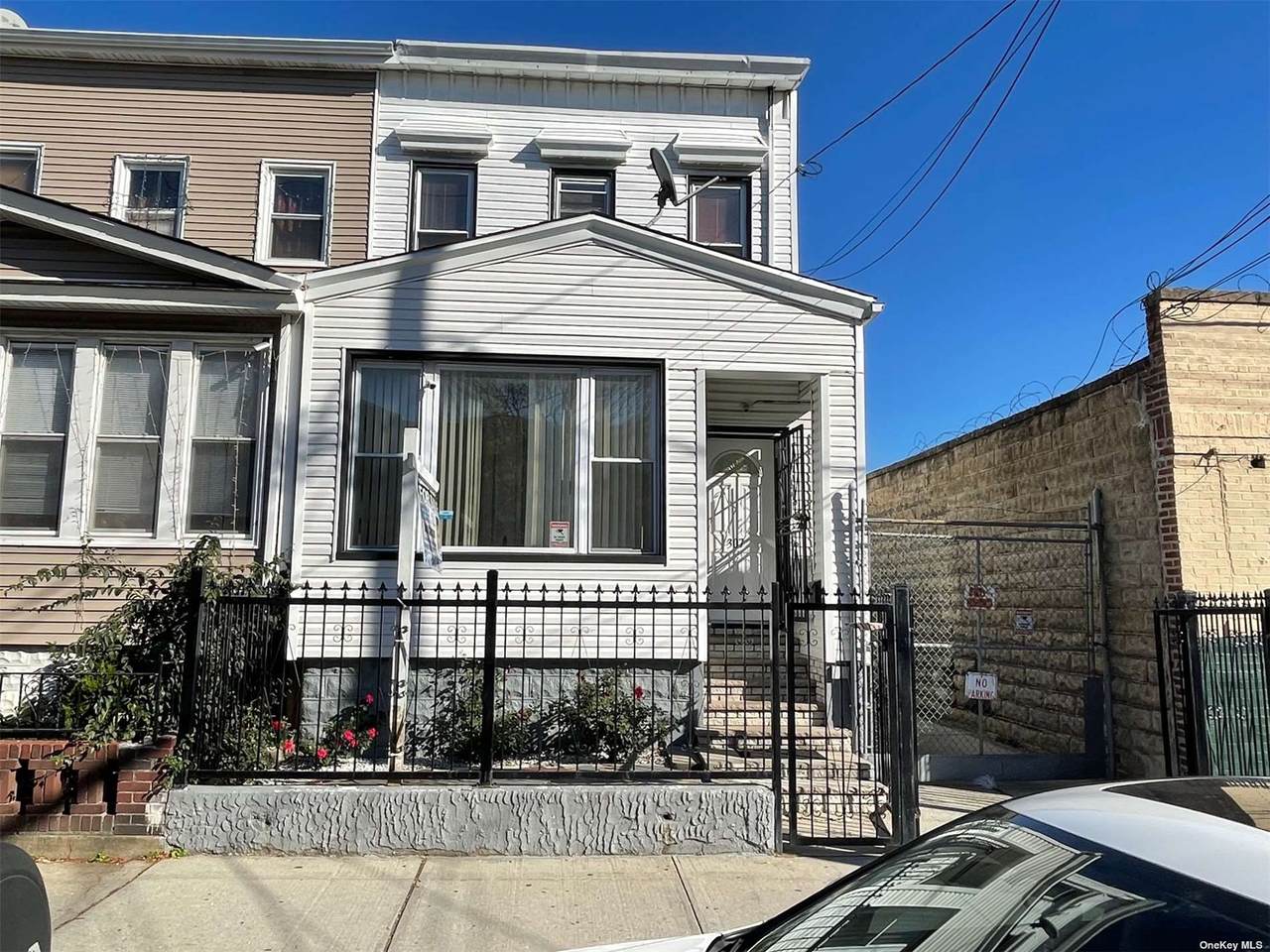 307 Autumn Avenue - Photo 1