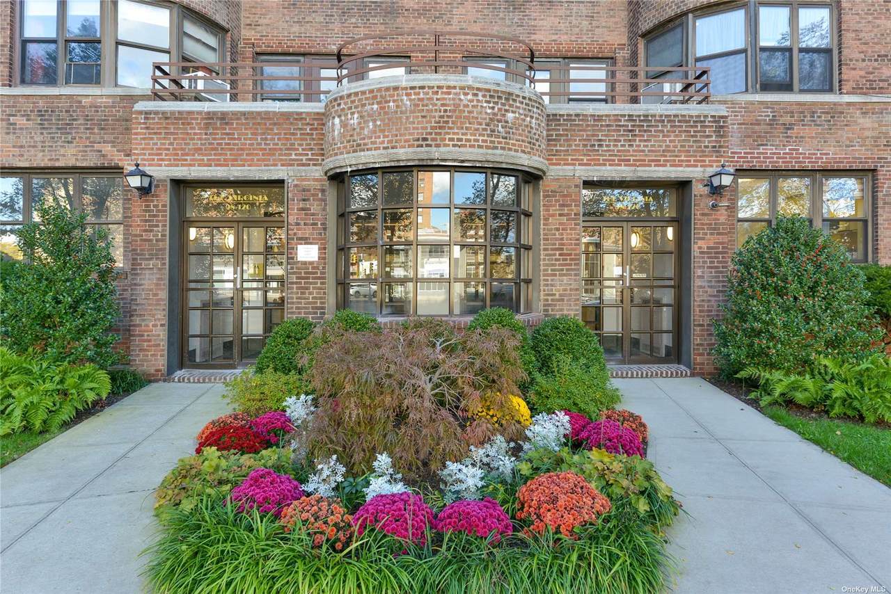 98-120 Queens Boulevard - Photo 1