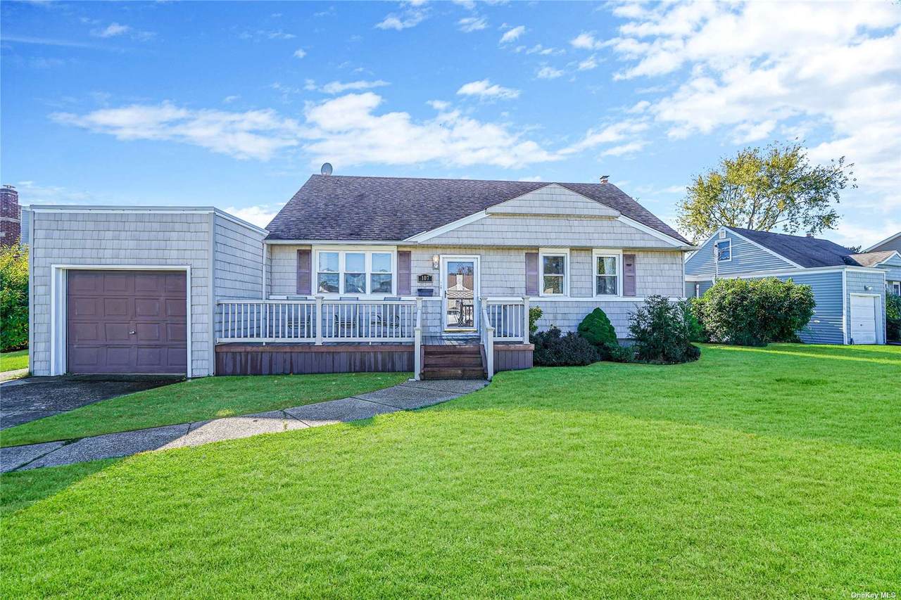 107 Edmore Lane - Photo 1