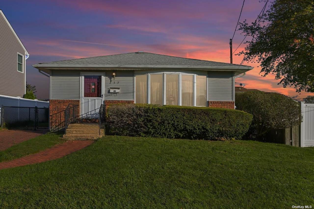237 Grant Street - Photo 1
