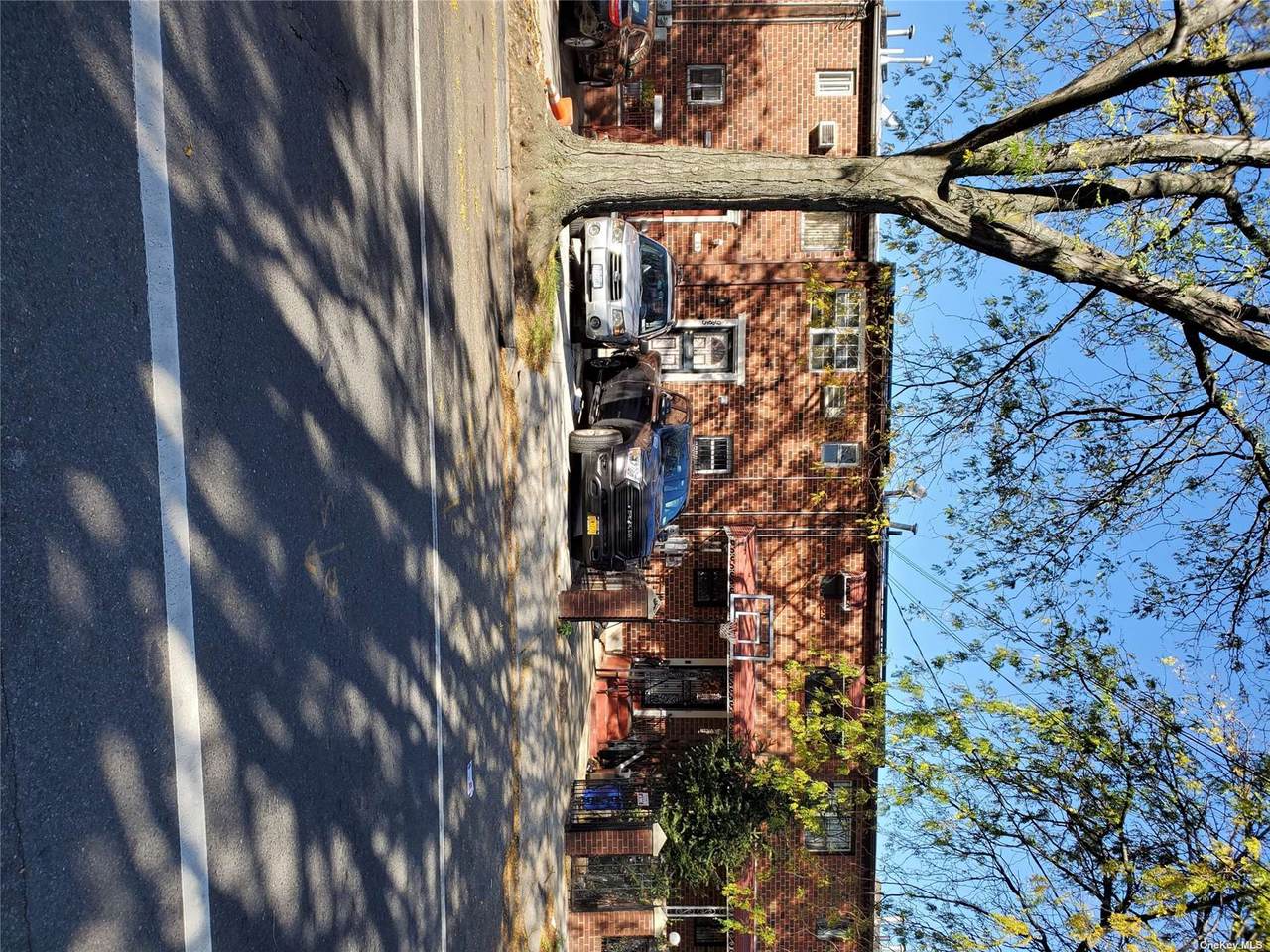 985 Blake Avenue - Photo 1