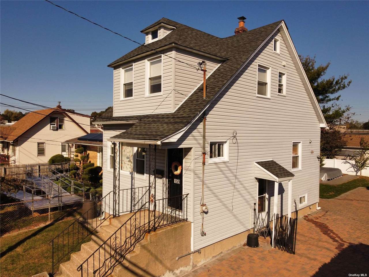 159 Mineola Avenue - Photo 1
