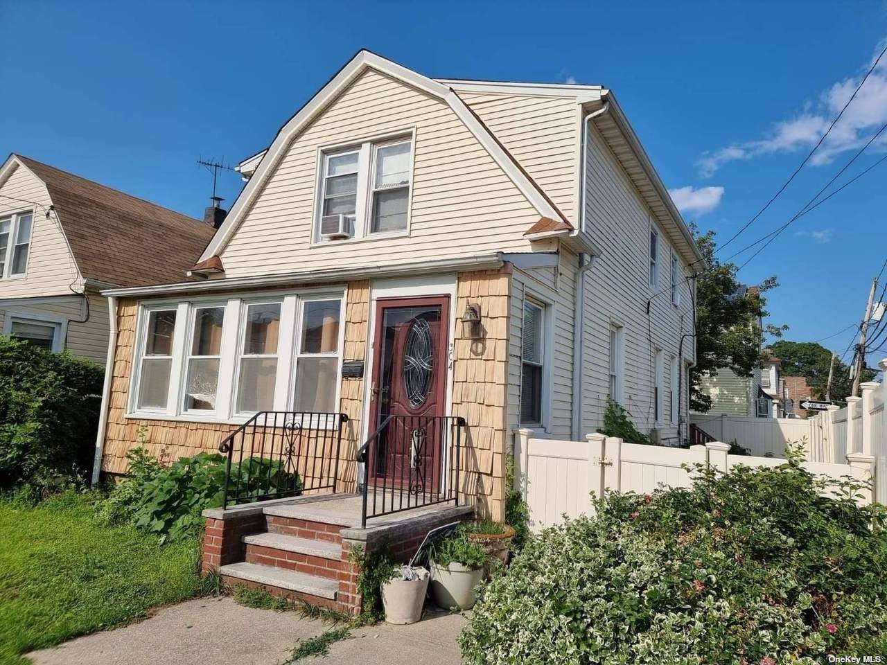 304 Clinton Ave. - Photo 1