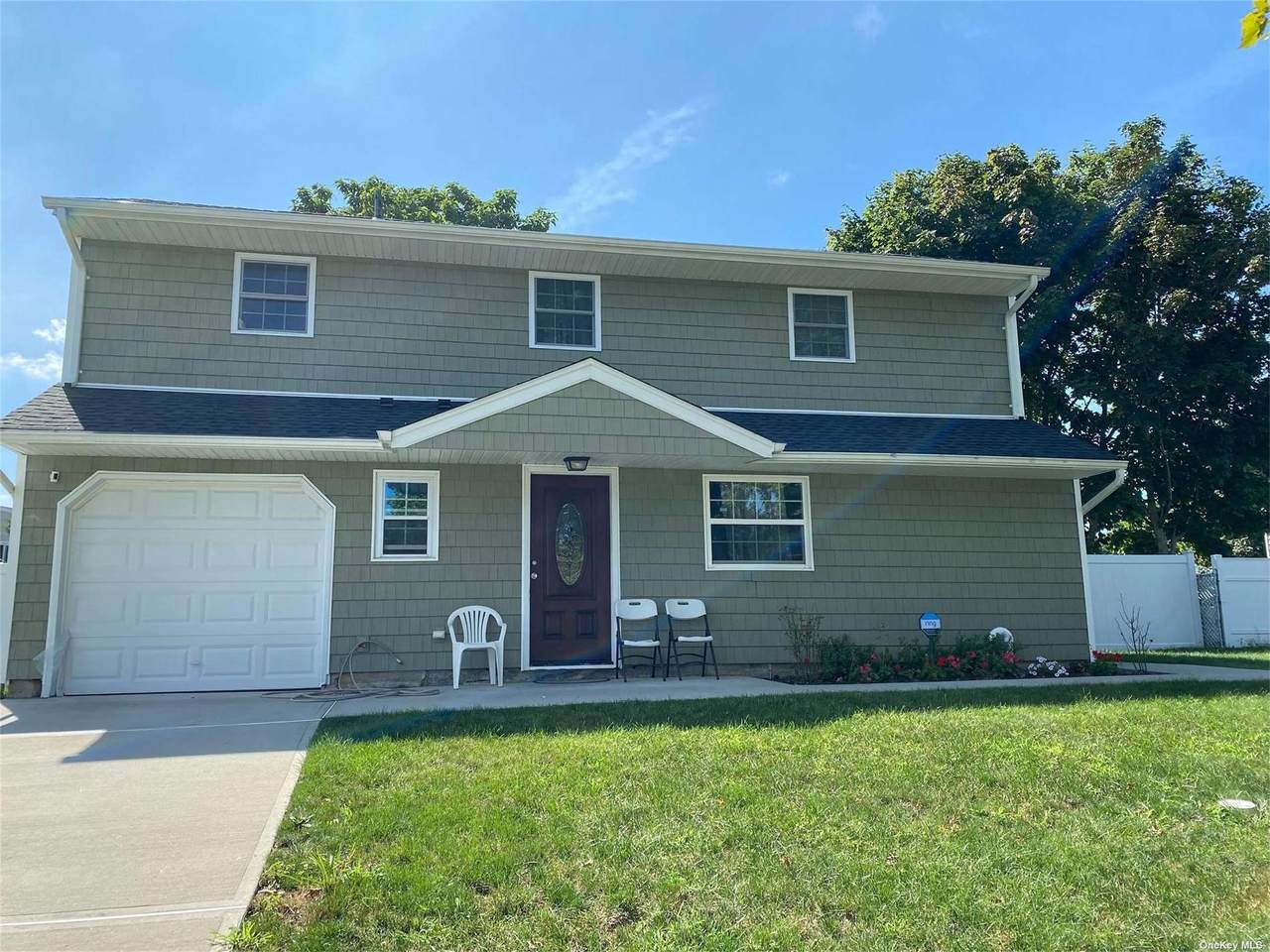 132 Acorn Avenue - Photo 1