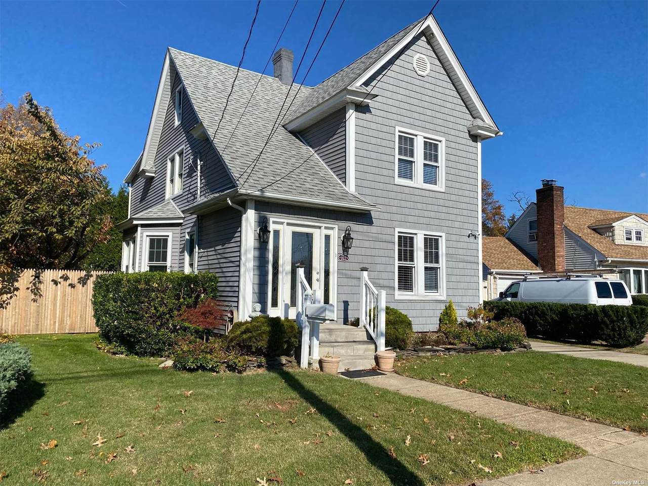 917 Waverly Place - Photo 1