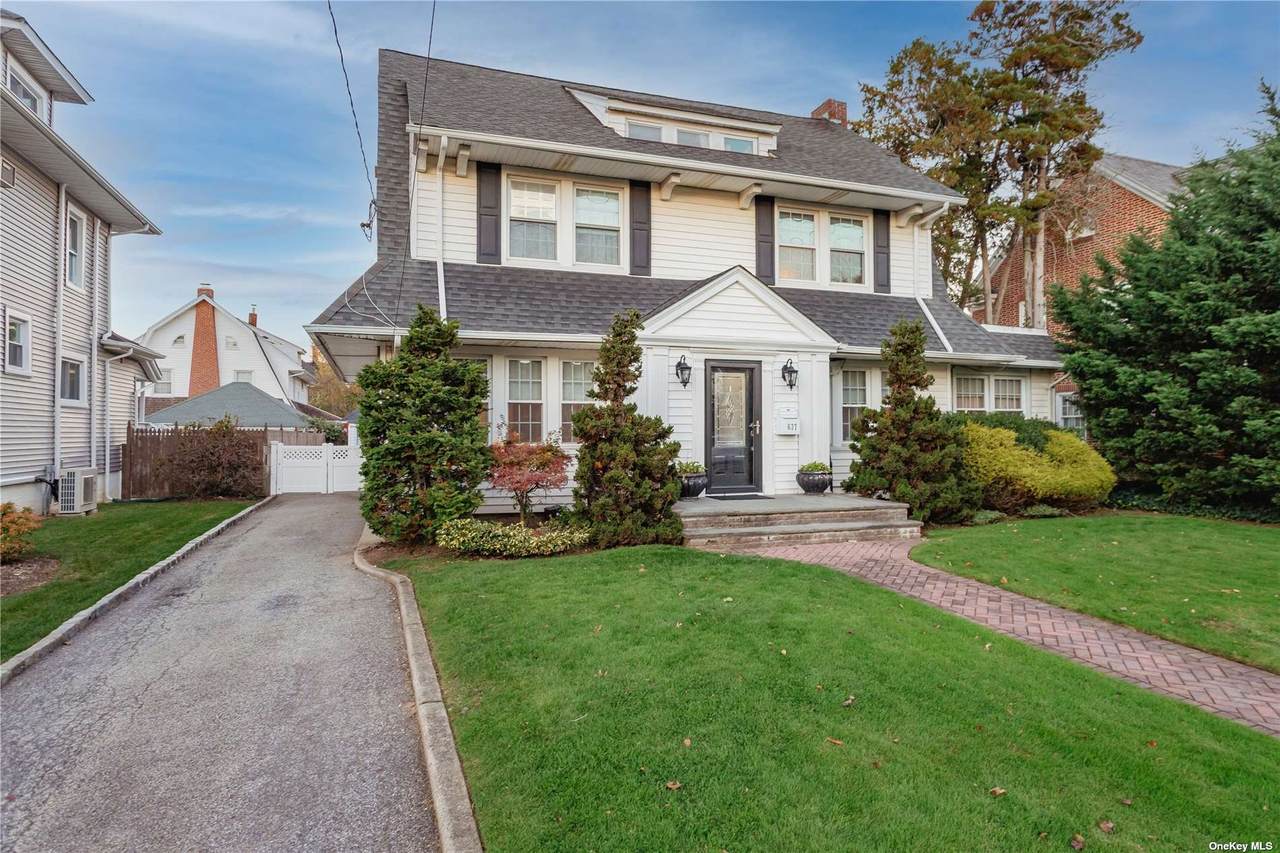637 Scranton Avenue - Photo 1
