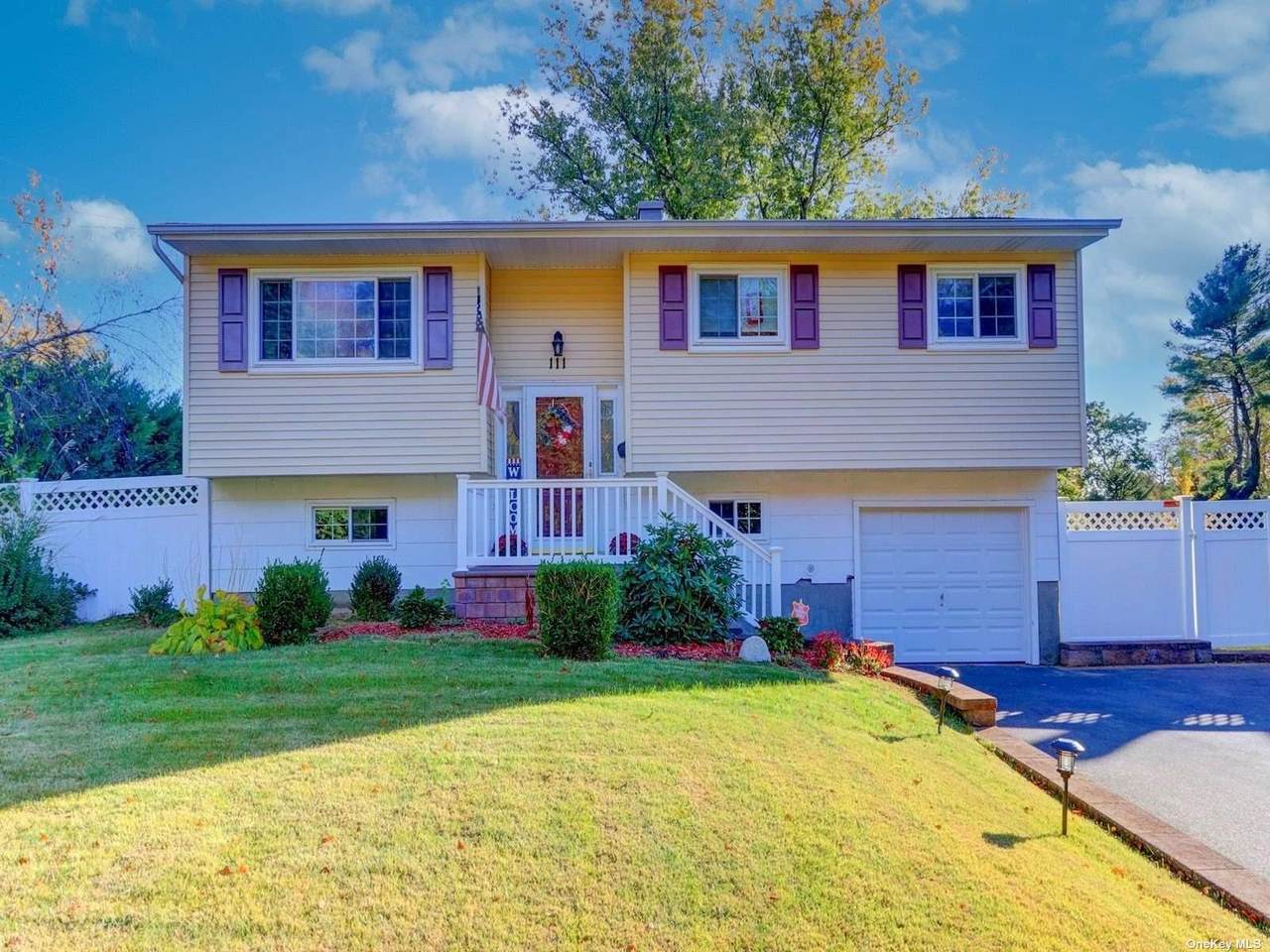 111 Babylon Avenue - Photo 1