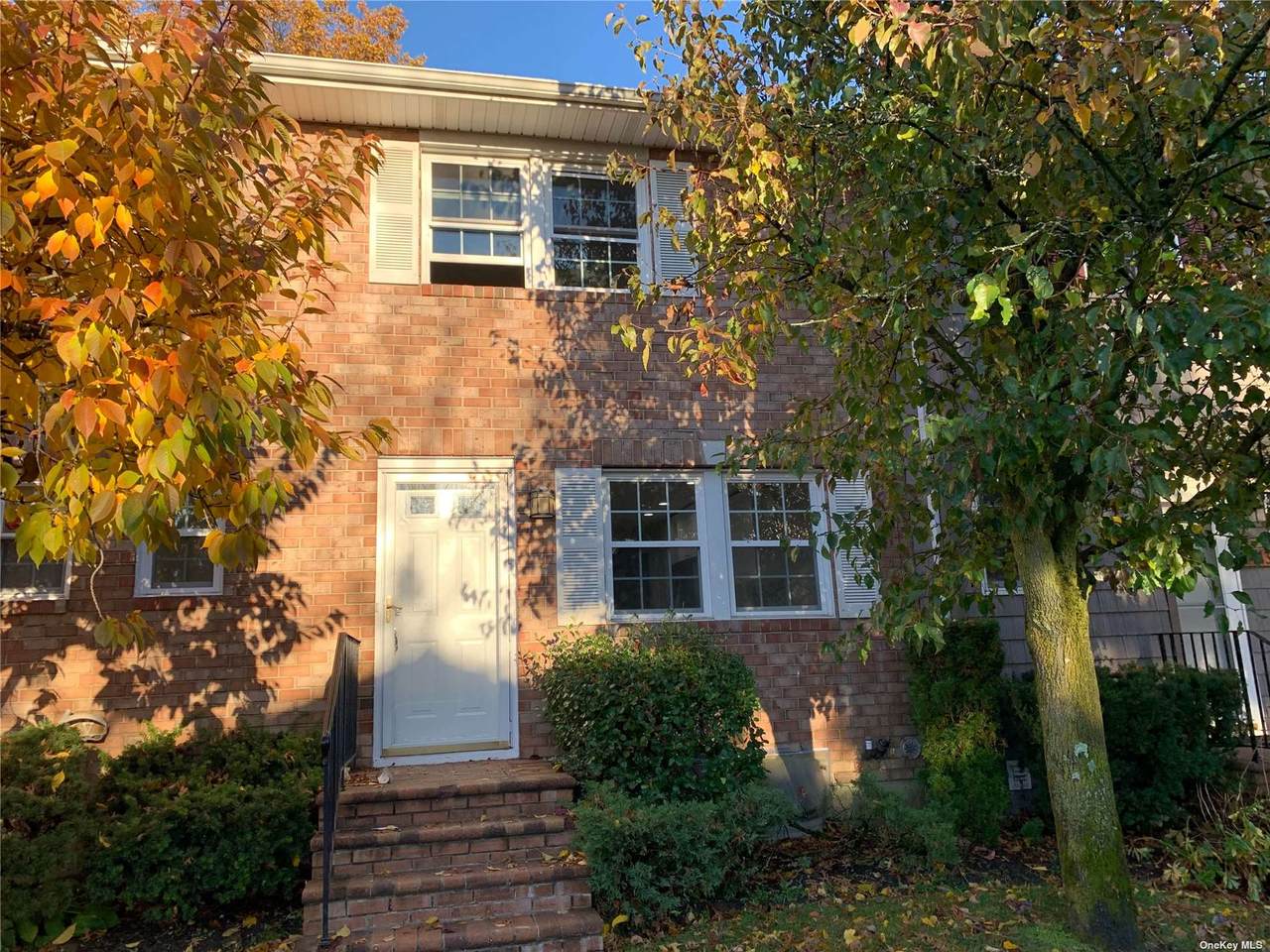 142 Woodlake Drive - Photo 1