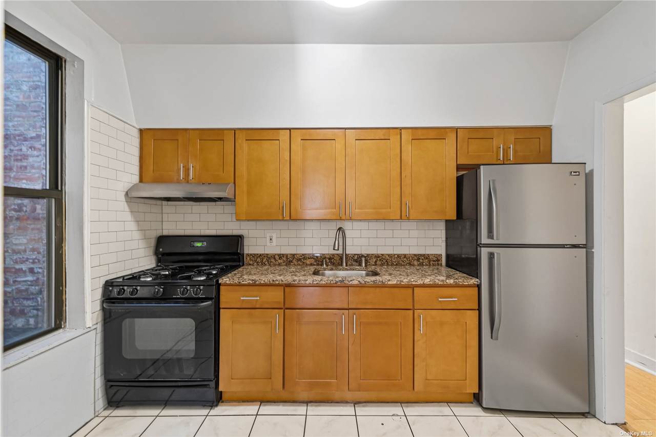 29-09 Broadway - Photo 1