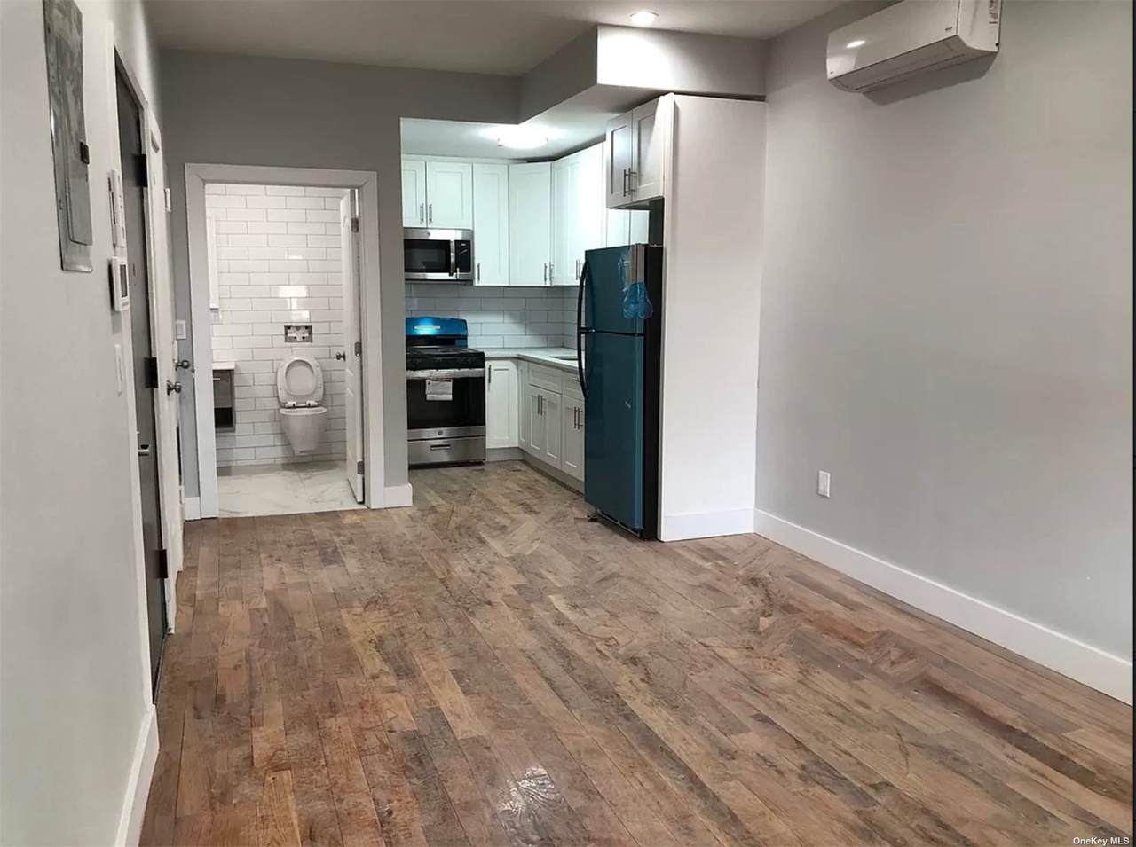 2513 Wallace Ave - Photo 1