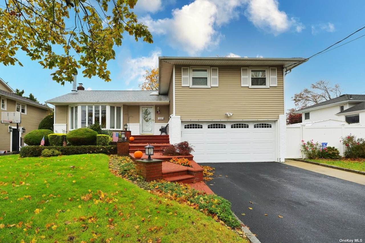 65 Lakeshore Boulevard - Photo 1