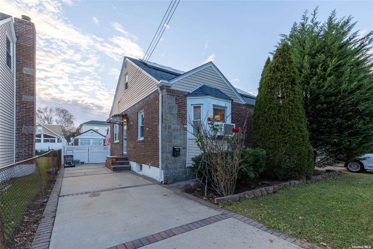 933 5th Street - Photo 1