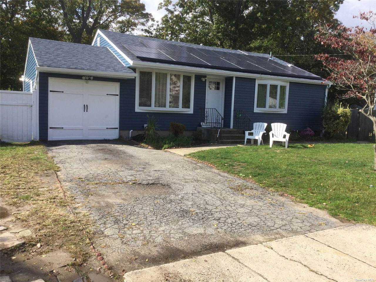 438 Mayflower Avenue - Photo 1