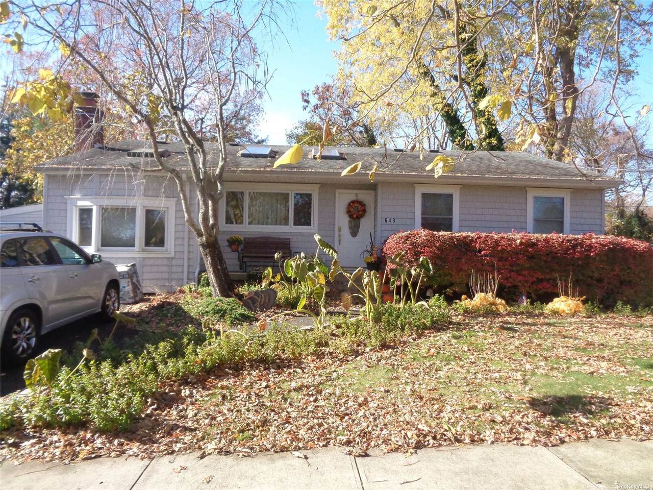 648 Bohemia Parkway - Photo 1