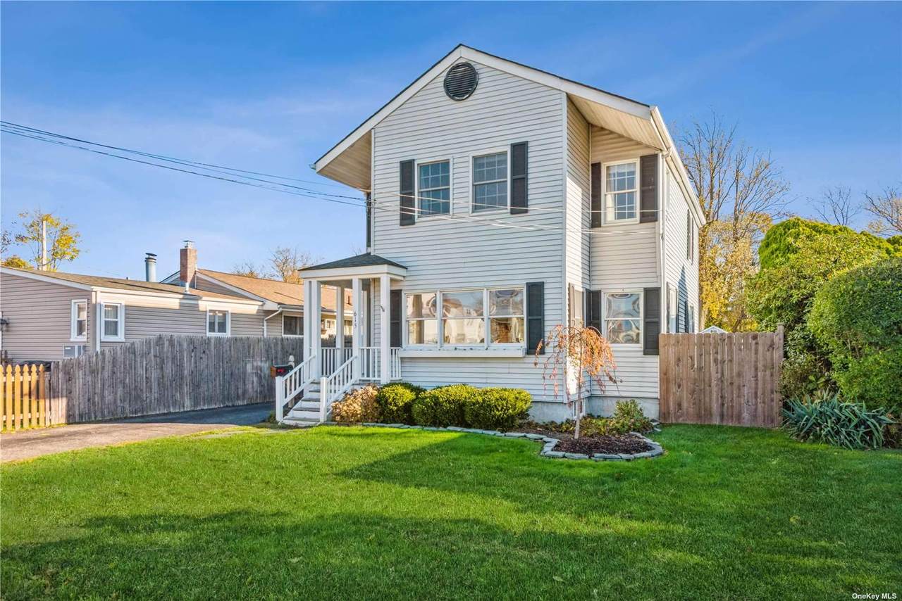 615 Center Bay Drive - Photo 1