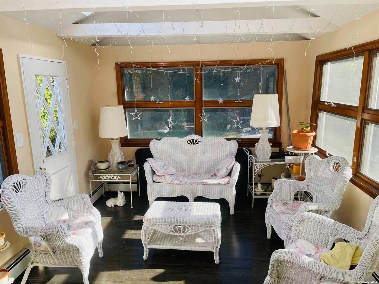 231 Miller Place - Photo 1