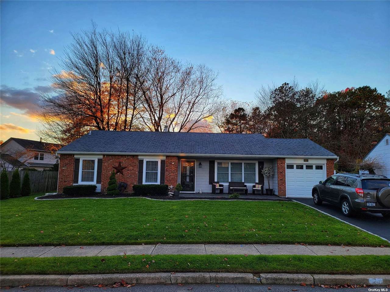 668 Greenbelt Parkway - Photo 1