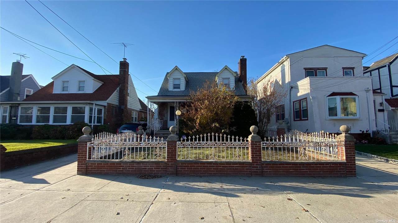 135-28 Francis Lewis Boulevard - Photo 1