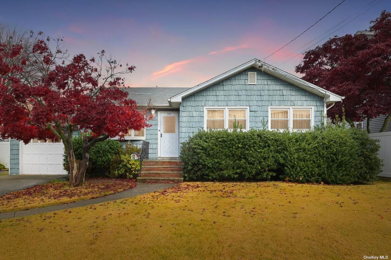 221 Hickory Street - Photo 1