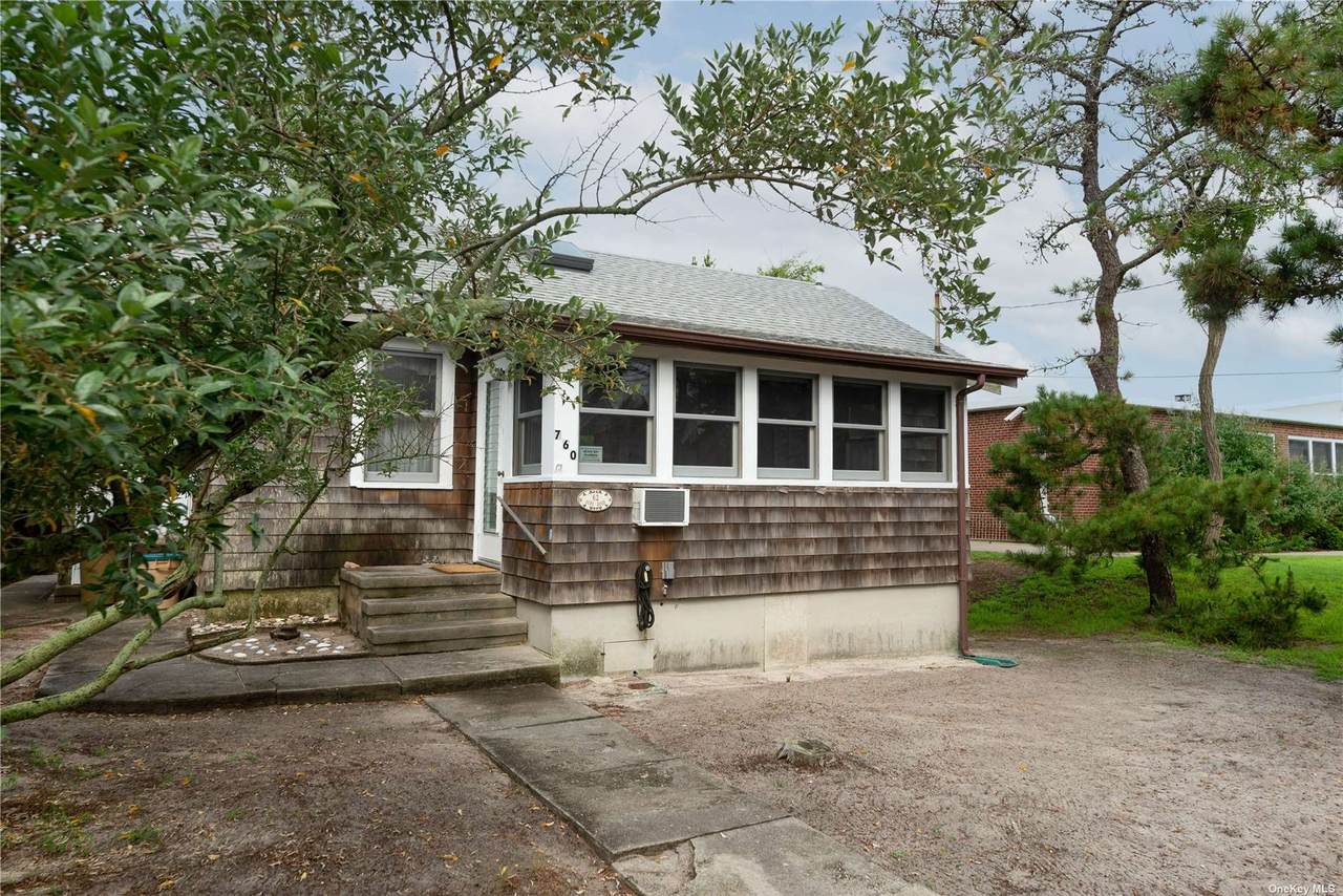 760 Surf Road - Photo 1