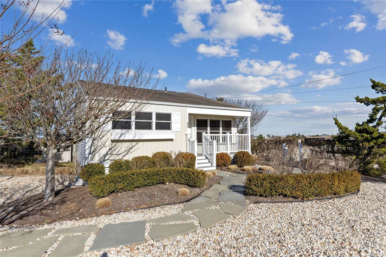 476 Dune Road - Photo 1