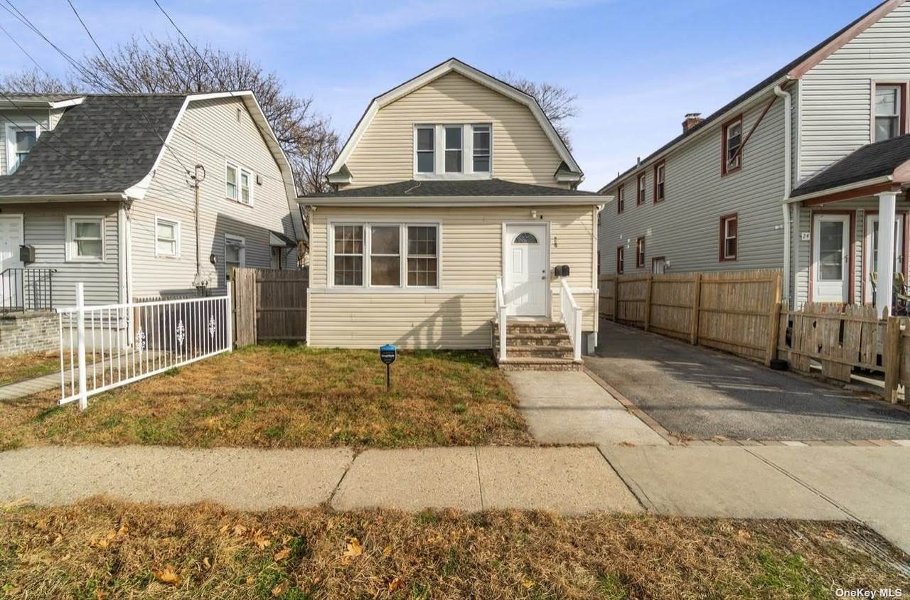 28 Stewart Avenue - Photo 1