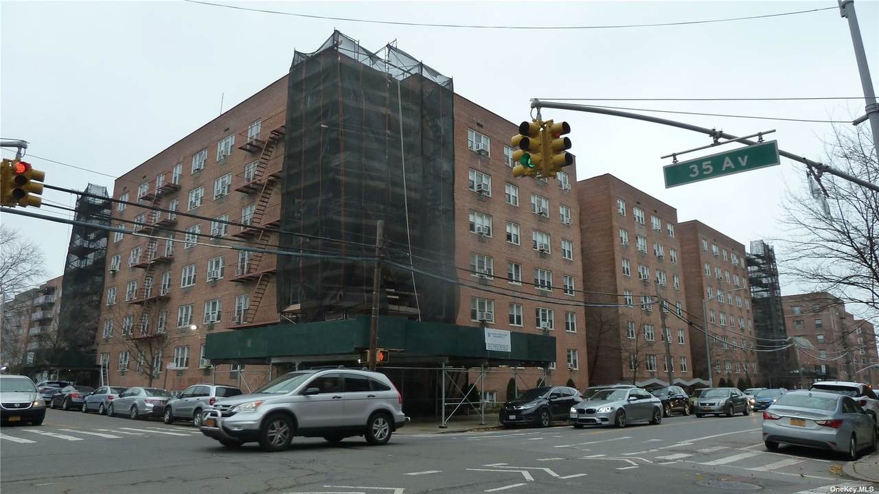 34-20 Parsons Boulevard - Photo 1