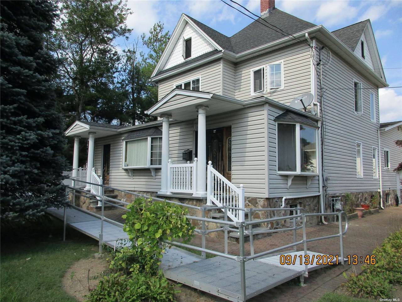217 Lincoln Avenue - Photo 1