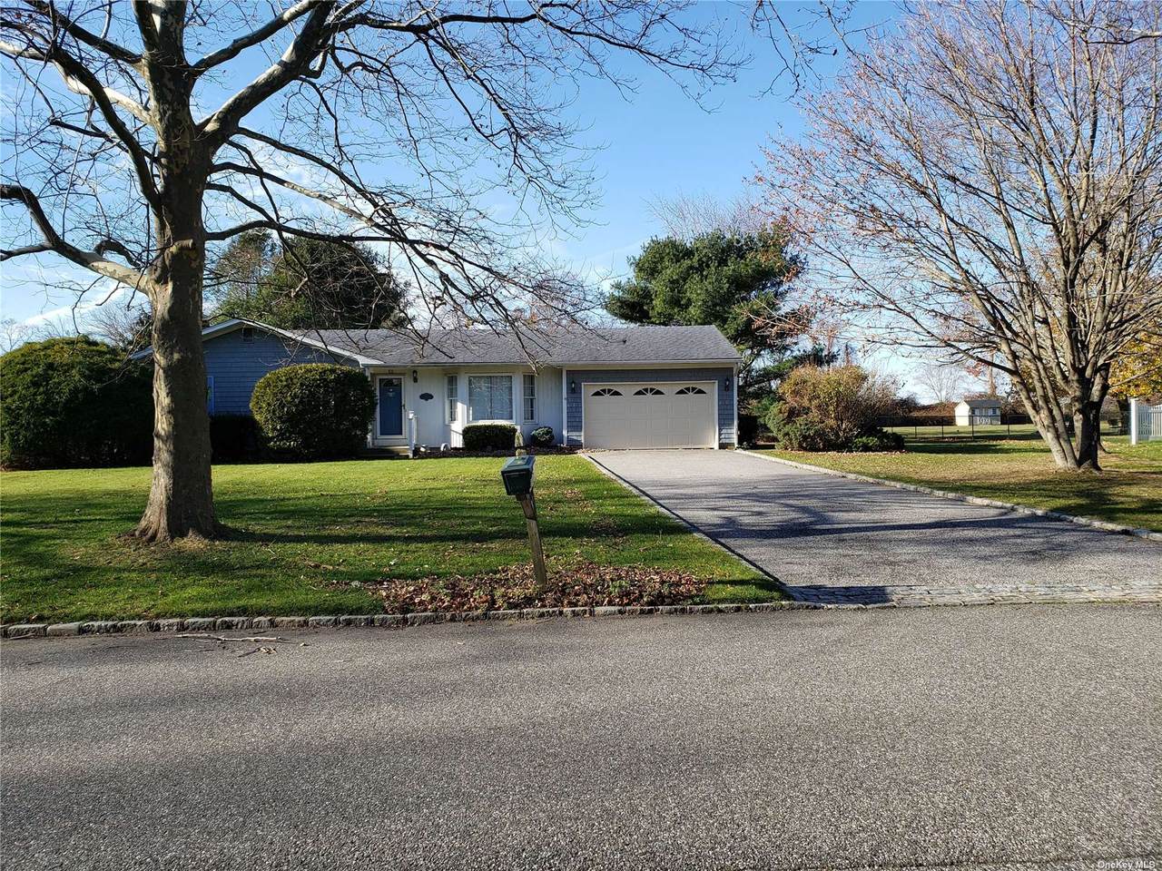 61 Gregory Way - Photo 1