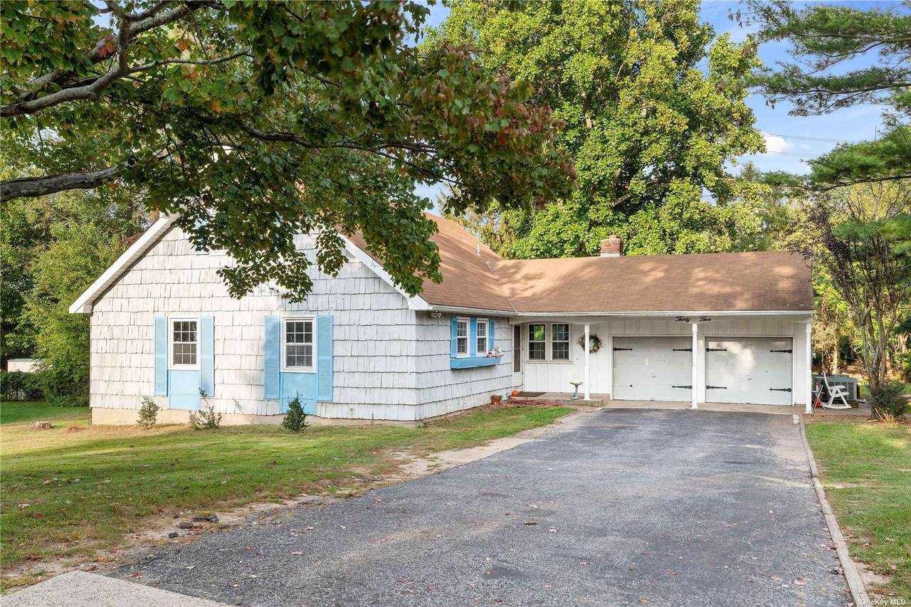 35 Essex Drive - Photo 1