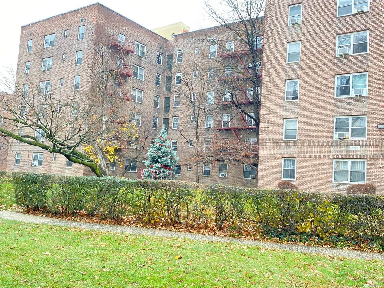 147-31 38 Avenue - Photo 1