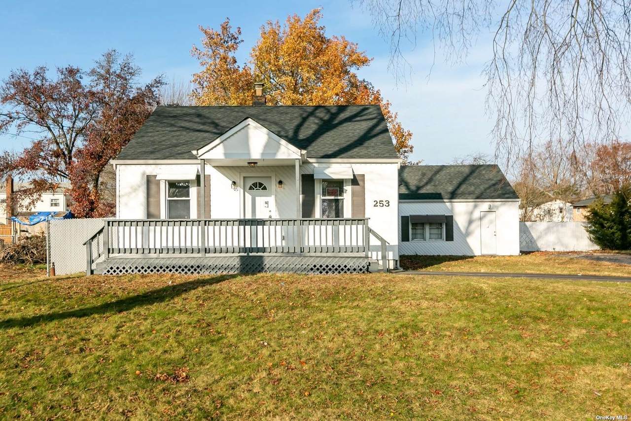 253 Peterson Street - Photo 1